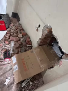 ERZURUM (AA) – Erzurum'da bir iş yerinin duvarını delip yan