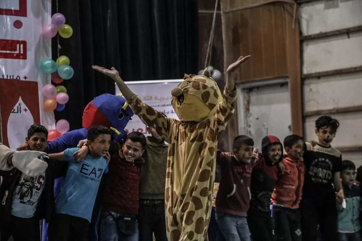 Halep kırsalındaki çocuklar için tiyatro gösterisi düzenlendi