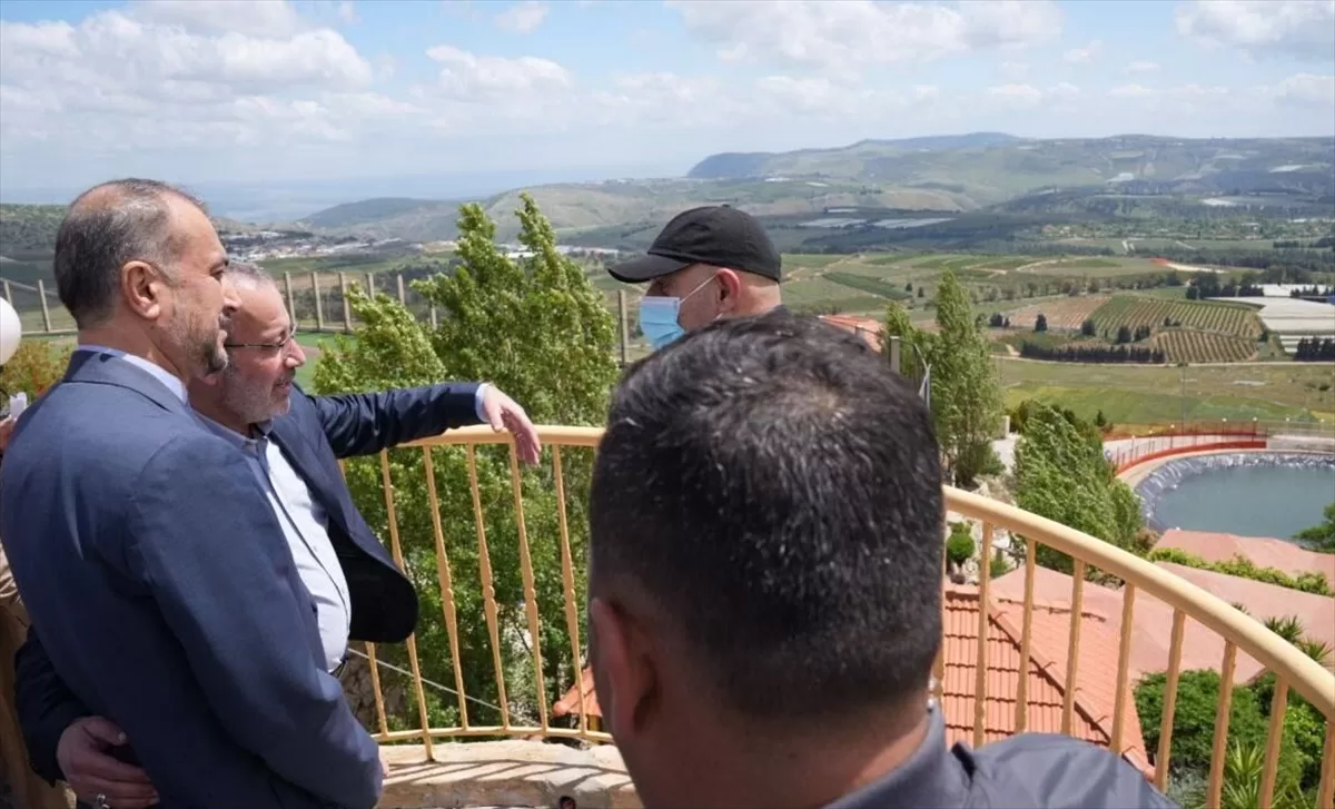 İran Dışişleri Bakanı, Hizbullah ile dayanışma için İsrail sınırındaki köyü ziyaret etti