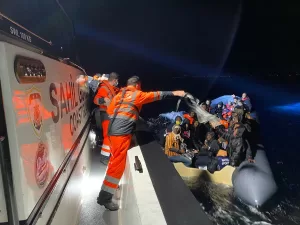 İZMİR (AA) – İzmir açıklarında, Yunanistan unsurlarınca Türk kara sularına