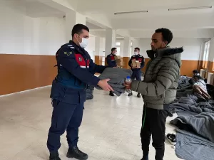 İZMİR (AA) – İzmir'in Karaburun ilçesinde yasa dışı geçişe hazırlanan