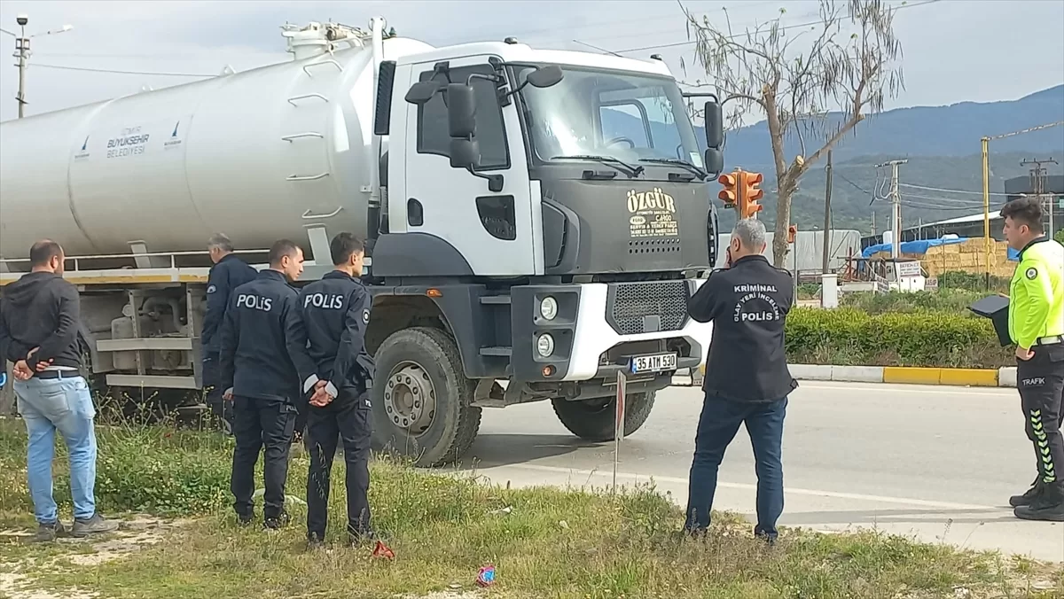 İzmir'de vidanjörle çarpışan motosikletin sürücüsü öldü