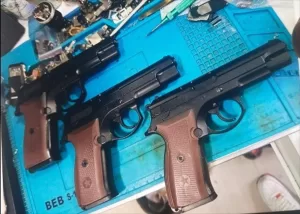 - İzmir'de, içkili eğlence mekanlarına gelen müşterilerin kredi kartlarını çeşitli