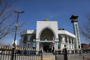 TORONTO (AA) – Kanada’nın Toronto kentinde, sabah namazından çıkanların üzerine