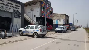 KOCAELİ (AA) – Kocaeli'nin Kartepe ilçesinde başörtüsünü baskı makinesine kaptıran