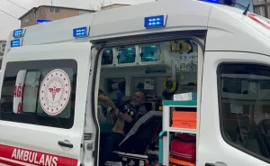 KOCAELİ (AA) – Kocaeli'nin Gebze ilçesinde, işçi servisi ile çekicinin