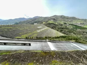 - Samanlı Dağları'ndaki karların erimesiyle su kodu yükselen barajdan tahliye