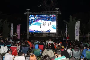 - Maç sonunda Mersin ekibinin taraftarları üzüntü yaşarken, bazı seyirciler