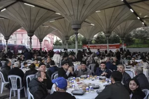 - "Bizim birinci gündemimiz, yıkılanı düzeltmek, depremzedelerimizi evlerine yerleştirmektir. Hayatı