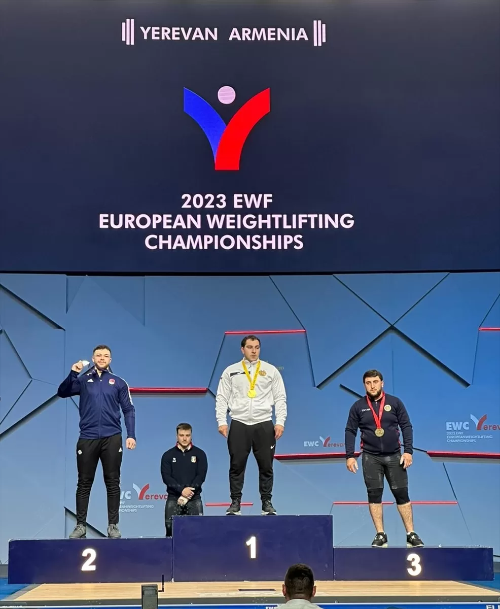 Milli halterci Hakan Şükrü Kurnaz, Avrupa Şampiyonası'nda gümüş madalya kazandı