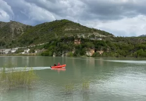 - Ekipler, Munzur Çayı'nın 35 kilometrelik alanı ile Uzunçayır Baraj