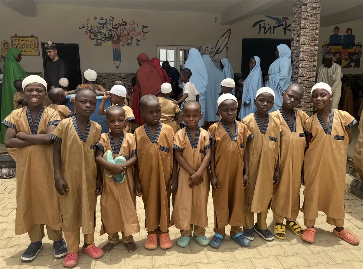 Nijerya'da Türk okulu ve yetimhanesinde 2 bin kişiye sağlık taraması yapıldı