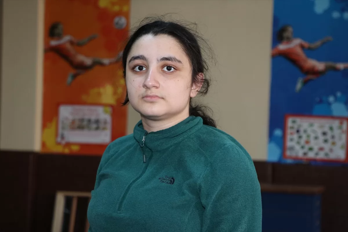 Otizmli Betül, hobi amaçlı başladığı jimnastikte ikinci Türkiye şampiyonluğunun peşinde