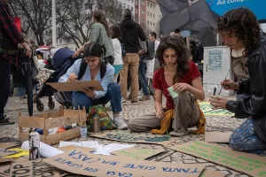 MADRİD (AA) – Portekiz'de 100'den fazla sivil toplum kuruluşunun çağrısıyla