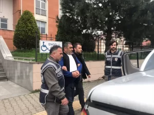 SAMSUN (AA) – ​​​​​​​Samsun’un Salıpazarı ilçesinde silahla akrabasını öldüren şüpheli