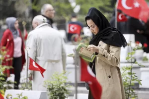 İSTANBUL (AA) – Şehit aileleri, Ramazan Bayramı'nın ilk gününde Edirnekapı