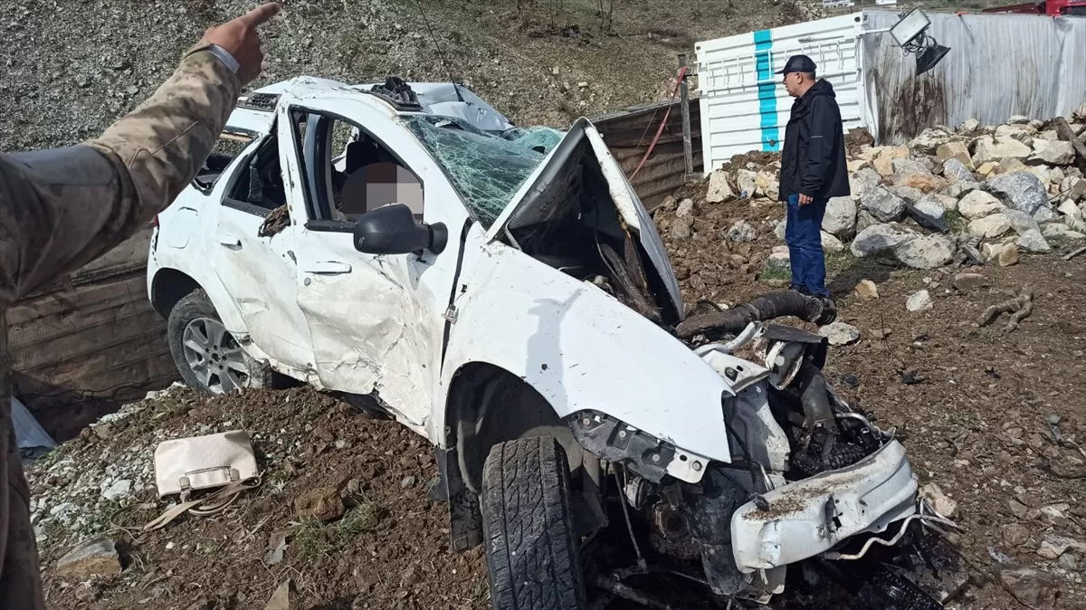 Şırnak'ta tır ile hafif ticari aracın çarpıştığı kazada, 3 kişi öldü