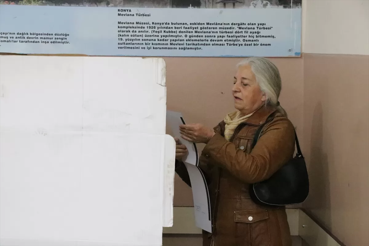 Trakya'da yaşayan çifte vatandaşlar, Bulgaristan'daki seçimler için oy kullanmaya başladı