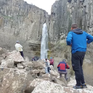 TUNCELİ (AA) – Tunceli'nin Çemişgezek ilçesinde, baharın gelişiyle eriyen karla