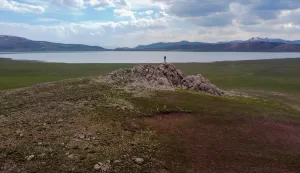 VAN (AA) – Van'ın Özalp ilçesindeki yazın kuruyan Akgöl, karların