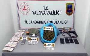 YALOVA (AA) – Yalova'da, uyuşturucu ticareti yaptıkları iddiasıyla 3 zanlı