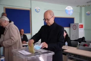 ANKARA (AA) – 10. Cumhurbaşkanı Ahmet Necdet Sezer, Ankara'nın Gölbaşı