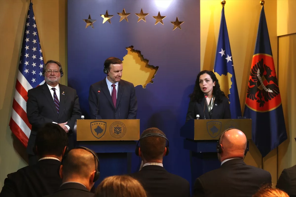 ABD'li senatörler Kosova'yı ziyaret etti