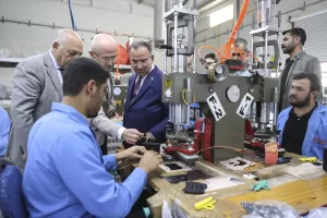 ŞANLIURFA (AA) – Adalet Bakanı Bekir Bozdağ, Şanlıurfa'daki fabrikalarda çalışan