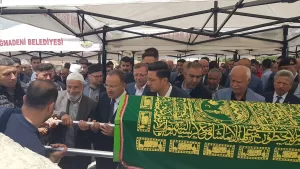 YOZGAT (AA) – Adalet Bakanı Bekir Bozdağ, eşi Mine Bozdağ'ın