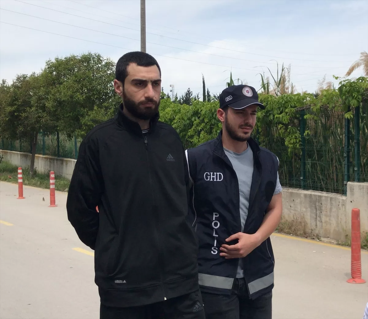 Adana'da 13 düzensiz göçmen yakalandı