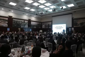 - "Her türlü politikanızı savunun. Politika, çözüm üretin millete sunun.