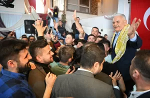 İZMİR (AA) – AK Parti Genel Başkanvekili Binali Yıldırım, Millet