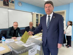 - "Çıkacak sonuç inşallah ülkenin daha da güçlenmesine, doğru adımlarla