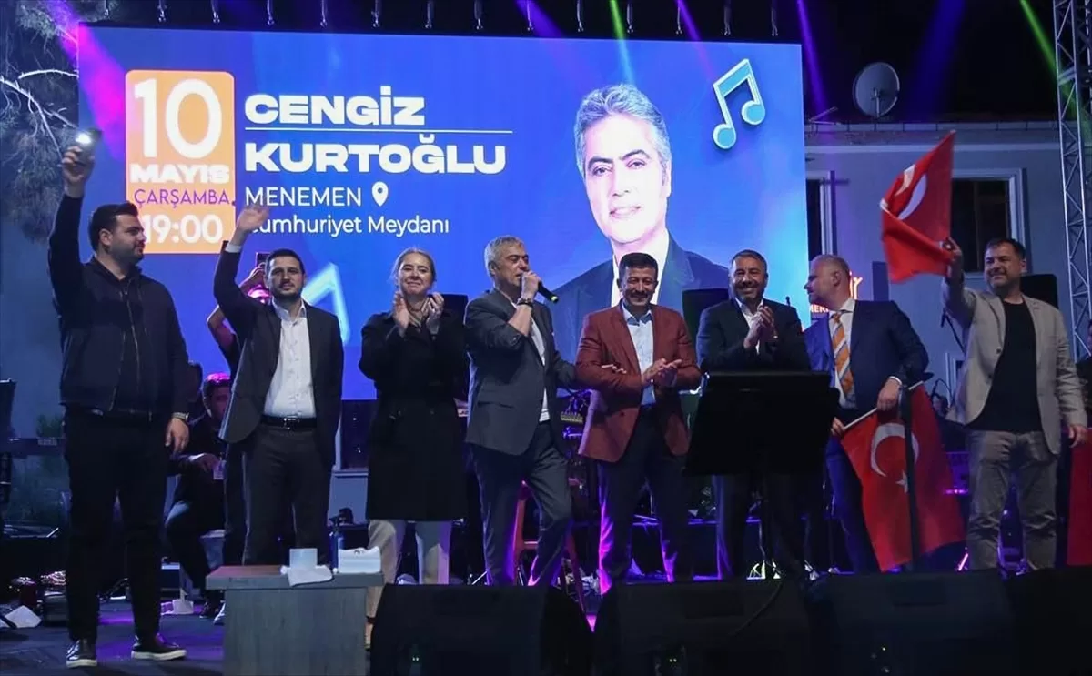 AK Parti'li Dağ ve İnan, İzmir'de düzenlenen mitingde konuştu:
