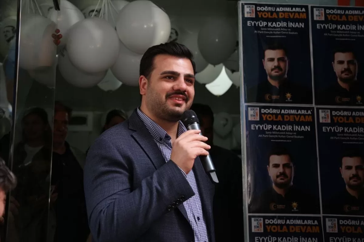 AK Parti'li İnan, Bergama'da Seçim Koordinasyon Merkezi açılışında konuştu: