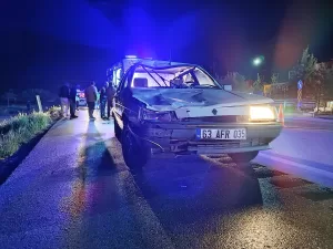 AKSARAY (AA) – Aksaray'da otomobilin yolun karşısına geçmeye çalışanlara çarpması