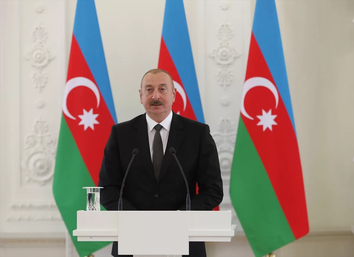 Aliyev: “(Ermenistan'la) Barış anlaşmasının imzalanmasının kaçınılmaz olduğuna inanıyoruz”