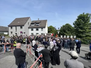 SOLİNGEN (AA) – Almanya'nın Solingen kentinde, 29 Mayıs 1993'te ırkçılar