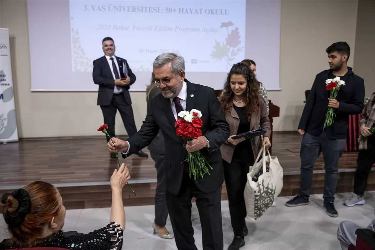 Ankara Üniversitesi 3. Yaş Üniversitesinin 2023 Bahar Yarıyılı Eğitim Programı başladı