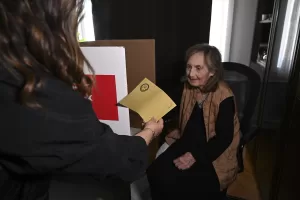 ANKARA (AA) – Hastalığı nedeniyle sandık başına gidemeyen Zafer Bilgen