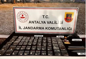 ANTALYA (AA) – Antalya'da jandarma ekiplerinin gerçekleştirdiği uyuşturucu operasyonlarında yakalanan