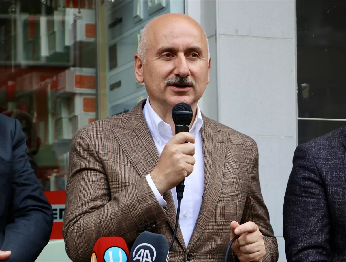 Bakan Karaismailoğlu, Vakfıkebir ilçesinde partililerle bir araya geldi: