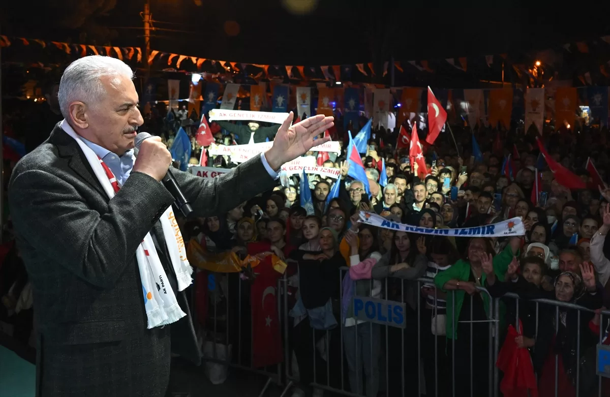 Bakan Kasapoğlu ile AK Parti Genel Başkanvekili Yıldırım ile Buca'daki mitingde konuştu: