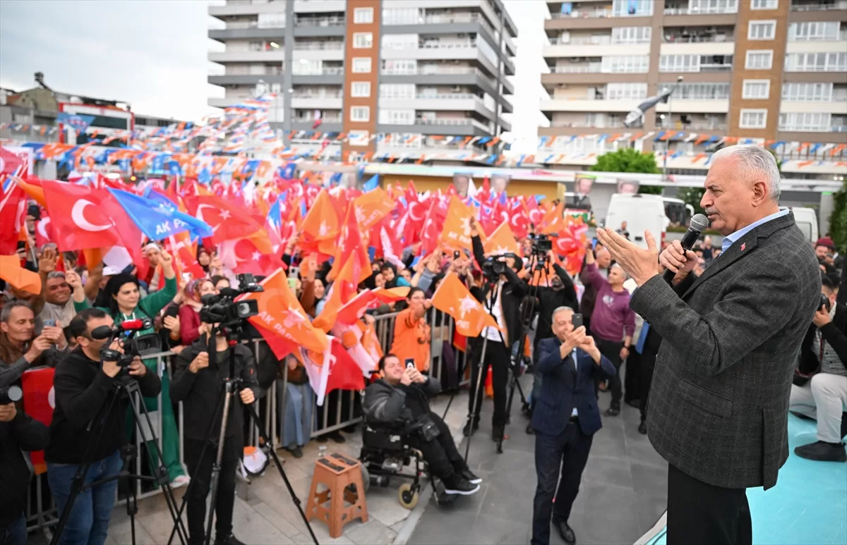 Bakan Kasapoğlu ile AK Parti Genel Başkanvekili Yıldırım ile Karabağlar'daki mitingde konuştu:
