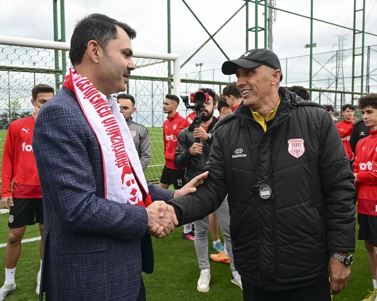Bakan Kurum, Pendikspor Kulübünü ziyaret etti