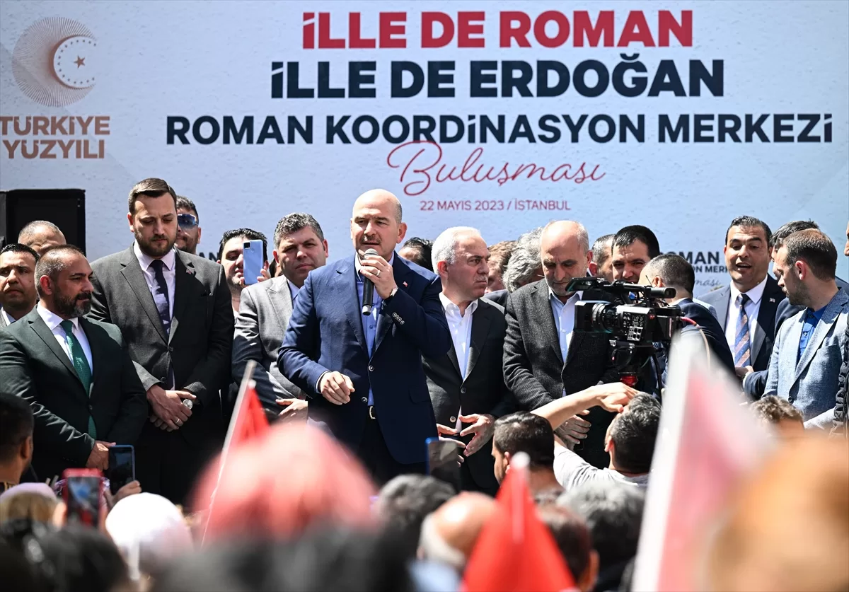 Bakan Soylu Fatih'te Roman Koordinasyon Merkezi'ni ziyaret etti: