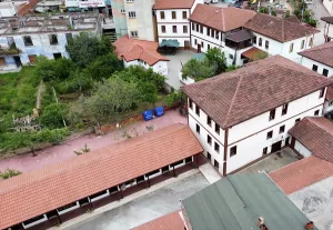 BİLECİK (AA) – Bilecik'in Osmaneli ilçesinde geleneksel Lefke bezi üreten