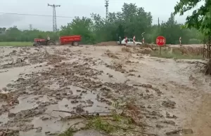 BİLECİK (AA) – Bilecik'in İnhisar ve Bozüyük ilçelerinde şiddetli yağış
