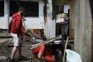 SARAYBOSNA (AA) – Bosna Hersek'in Tuzla ve Teslic şehirlerinde şiddetli