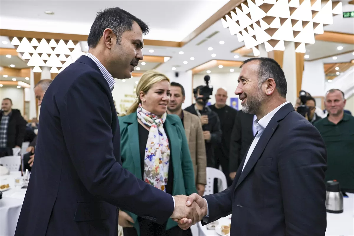 Bakan Kurum, Beykoz'da mahalle muhtarları ve AK Parti mahalle başkanlarıyla buluştu: